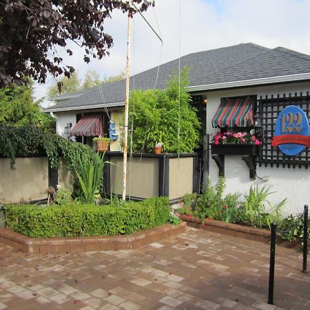 Heathergate Cottage And Suites Victoria Room photo