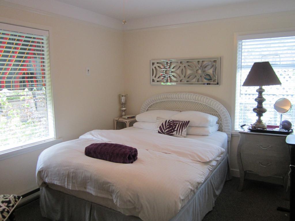 Heathergate Cottage And Suites Victoria Room photo